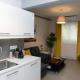 Olive Tree Deluxe Apt under Acropolis, Athen - Foto 7