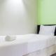 Pool View 2BR at Dian Regency Apartment By Travelio Surabaya - Foto 3