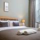 Stunning Royal Crescent Apartment with 3 Bedrooms, Bath - Photo 3