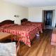 Landmark Inn Sevierville - Photo 9