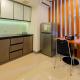 Elegant 1BR at Grand Kamala Lagoon Apartment By Travelio, Pekayon Satu (foto 6)