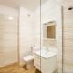 Spacious & Bright 2 bedroom Central Apartment, Oradea - Photo 9