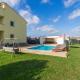 Beautiful villa Rampic with private pool near the beach in Fazana, Fažana (fotografie 7)