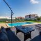 Beautiful villa Rampic with private pool near the beach in Fazana, Fažana (fotografie 9)