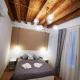 Deluxe 3 Bedroom Flat in Rialto Venise - Photo 3
