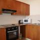 Top floor 2 bedroom apartment E101, 3 pools, sea view, FREE WIFI, Peyia (foto 9)