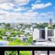Cityscape Charm Apt w Parking, Views, Pool & Gym, Окленд - Фото 7