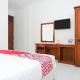 RedDoorz Plus at Hotel Surya Solo - Fotografie 8