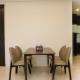 Luxury 2BR at The Masterpiece Condominium Epicentrum Apartment By Travelio Jakarta - Fotografie 4