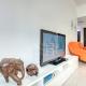 Community Vibe Living with Wellness Access Close to Metro, Mediterranean, Discovery Gardens by Deluxe Holiday Homes, Dubai - Foto 9
