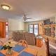 Cozy Riverfront Home with Fire Pit in Houghton Lake!, Houghton Lake (fotografie 6)