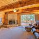 Cabin with Deck and Hot Tub Walk to Big Bear Lake! Fawnskin - Foto 4