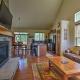 Updated Granby House with Loft, Pool Access and More!, Granby (foto 5)