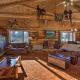 Secluded Dillon Home with Private Hot Tub and Deck!, Dillon (zdjęcie 4)