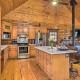 Luxe Cabin with Hot Tub on 5 Acres in Pearcy!, Pearcy (foto 8)