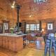 Luxe Cabin with Hot Tub on 5 Acres in Pearcy!, Pearcy (foto 9)