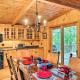 Rustic Cozy Cabin on Island Lake with Fire Pit, Dock, Arago (Foto 9)