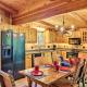 Rustic Cozy Cabin on Island Lake with Fire Pit, Dock, Arago (Foto 8)