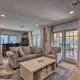 Luxury Hamptons Home on Canal with Dock and Kayaks!, East Quogue (fotografie 4)