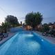 Charming villa Nera with pool and hydromassage near the beach, Šišan (foto 6)
