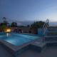 Charming villa Nera with pool and hydromassage near the beach, Šišan (foto 7)