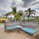 Coastal Condo with BBQ and Boat Slip, Walk to Beaches! St Pete Beach - Fotografie 1