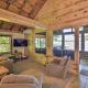 White Lake Home with Patio, Fire Pit, Boat Dock!, Waupaca (fotografie 4)