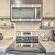 Modern Townhome with Deck - half Mi to Elkhart Lake!, Elkhart Lake (Foto 10)