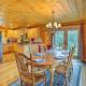 Jacksonville Cabin with Wraparound Deck and Views, Jacksonville (foto 6)