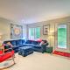Cozy Condo with Patio, Walk to Burke Mountain!, East Burke (foto 5)