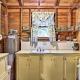Southold Cottage with Patio and Grill - Walk to Beach!, Southold (fotografie 8)