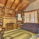 Southold Cottage with Patio and Grill - Walk to Beach!, Southold (fotografie 6)