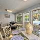 Lake Worth Home with Shared Pool, Patio and Water Views, Lake Worth (fotografie 10)