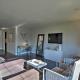Luxe Kirkland Abode with Chic and High-End Décor!, Kirkland (fotografie 3)