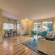Cute Cottage with Deck Walk 115 Ft to Brewery and Cafe, Poulsbo