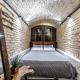 UNESCO Hidden Arches – Restored 3 Bedroom Apartment in the Historic Pilies St., Wilno (zdjęcie 4)