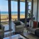 Accommodation Front - Gorgeous 4 Sleeper Beachfront Apartment Durban - Foto 3