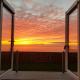 Allibella Shepherds Hut, Amazing Seaview, Private garden, Pet Friendly, Бармут (фото 7)