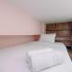 Minimalist and Comfy Studio Dave Apartment By Travelio, Pondoktjing Dua - Fotografie 1