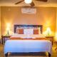 Petit Lafitte Beach Front Hotel & Bungalows, Playa del Carmen (fotografie 2)