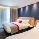 Holiday Inn Express Belfast City by IHG - Photo 2