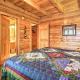 Lakefront Sevierville Cabin with Hot Tub and Fire Pit! - Fotografie 7