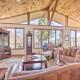 Smoky Mountain Escape with Large Deck and Game Room!, Waynesville (fotografie 2)