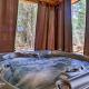 The Breeze - Broken Bow Cabin with Hot Tub and Deck! - Foto 1