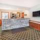 Howard Johnson by Wyndham Traverse City - Fotografie 2