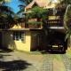 Charming Bungalow in Blue Bay with Terrace, Blue Bay