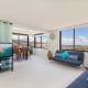 2 Bedroom Penthouse w/Ocean Views, Honolulu