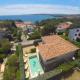 Villa KRK-4 bedrooms, 4 bathrooms with heated pool and jacuzzi, 150m from the sea, Krk (fotografie 10)