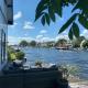 Holiday home at the water, fire place, boat and SUP rent, near Amsterdam, Aalsmeer