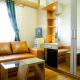 Furnished Studio with Comfortable Design Green Pramuka Apartment By Travelio Jakarta - Fotografie 8